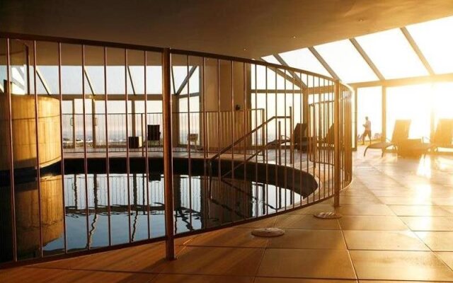 Beacon Island Resort