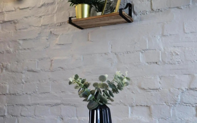 Quirky and Cool Christmas Steps 2 bed