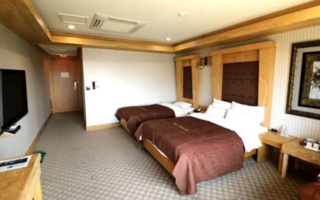 Gunsan Riverhill Hotel