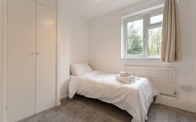 Lovely Wimbledon Family Apartment