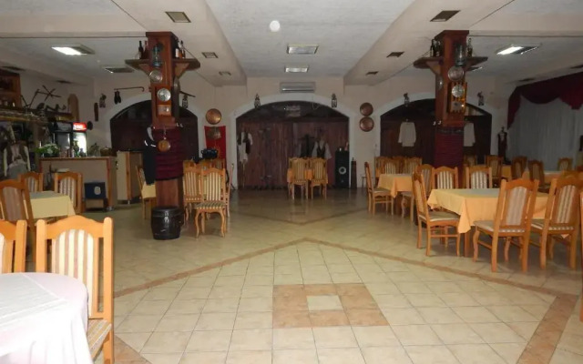 Hotel Restoran Antika