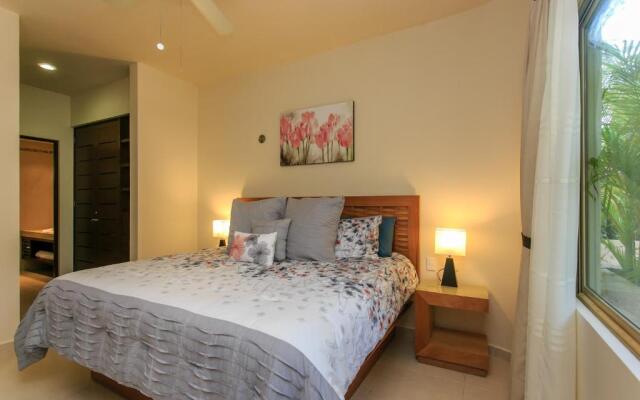 Condo Complex with an Alluring Pool & Tropical Vibes by Stella Rentals