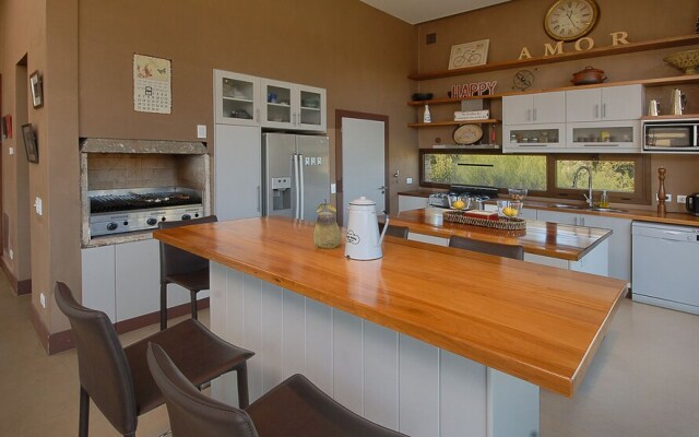 Luxurious Residence In Arelauquen AG9