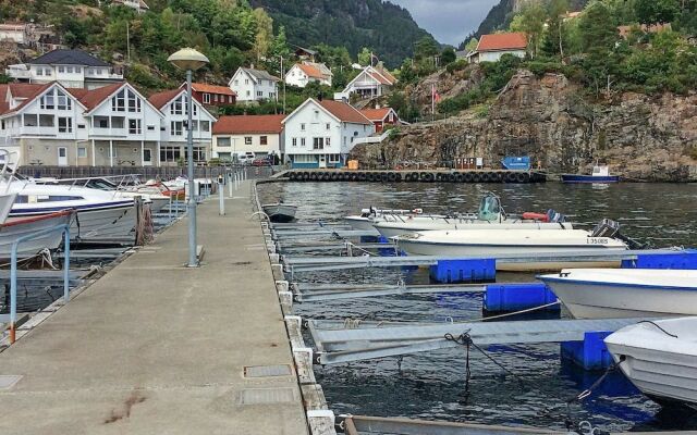 8 Person Holiday Home in Suldalsosen