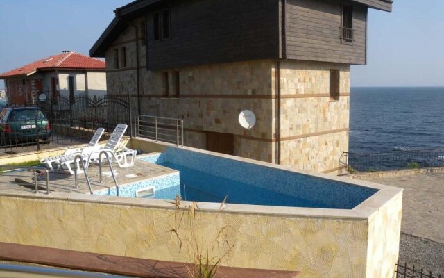 Akshaena Aparthotel