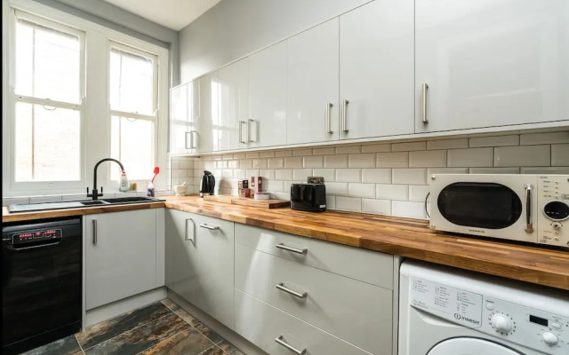 A Lovely, Bright and Airy, 3-bedroom Family Home