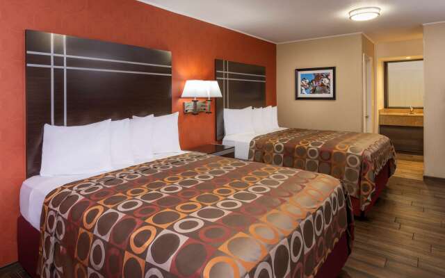 Best Western Plus Raffles Inn & Suites