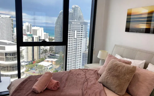 La Jolla Holiday Broadbeach