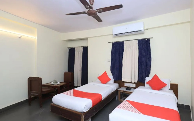 OYO 15983 Hotel Devpriya