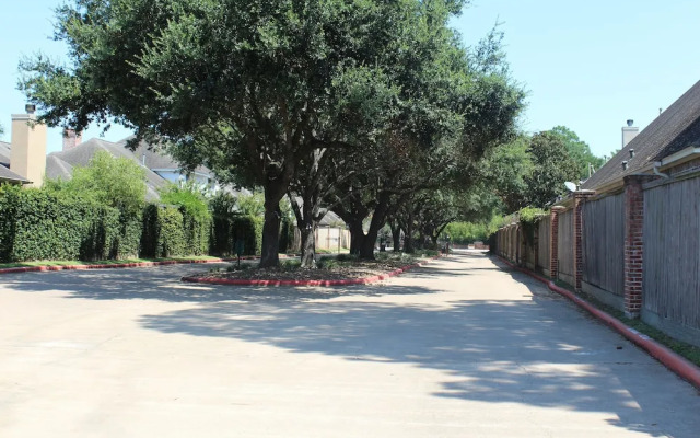 OYO Apartments at Champions Green