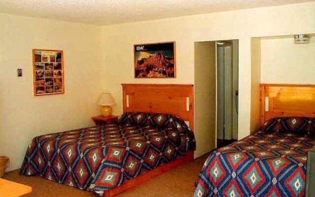 Capitol Reef Inn & Cafe