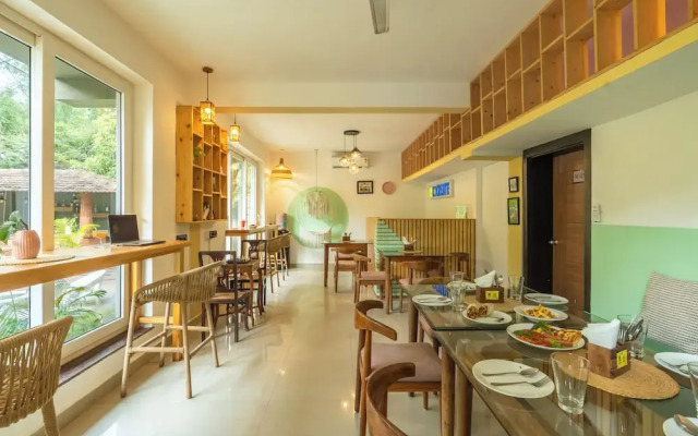 Locomo Boutique, Morjim - Stay Work Eat