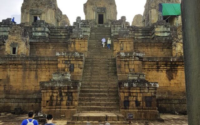 Sawasdee Angkor Villa
