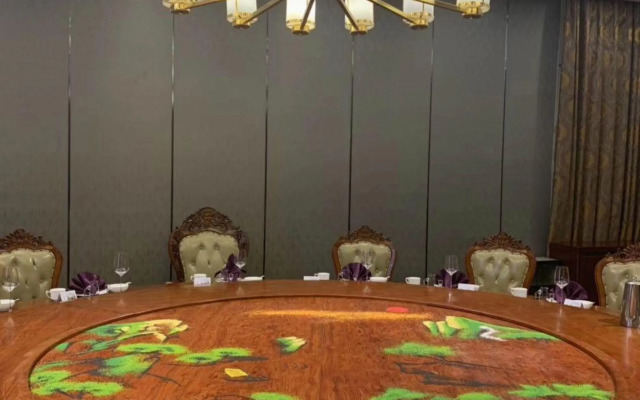 Shengshi Baiyun Hotel