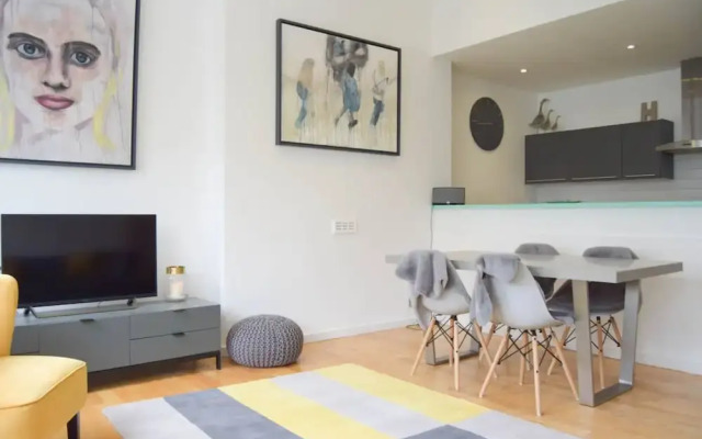 Bright 1 Bedroom Belsize Park Flat