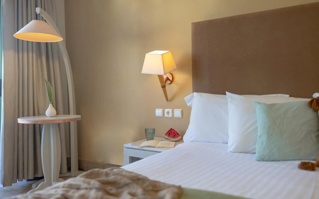 Giannoulis – Grand Bay Beach Resort - Adults Only