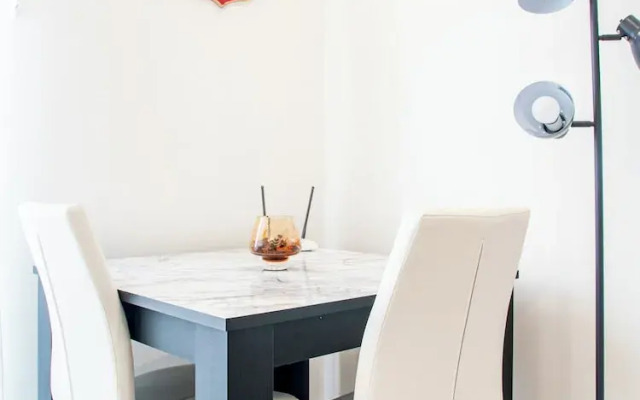 Perfectly Located Apartment - Sheffield City