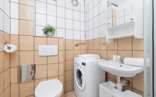 Comfy Studio Wielicka by Renters