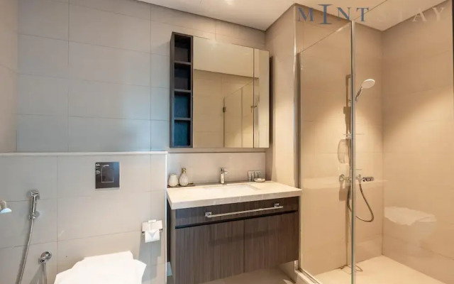 Downtown Escape Lush 2BR w Burj Khalifa View