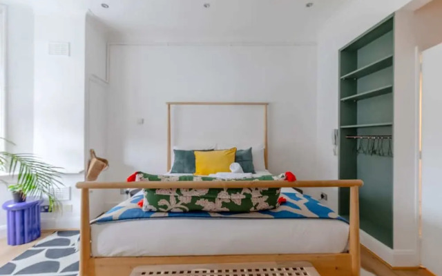 Central & Charmingly Curated 1BD Wifi Fulham