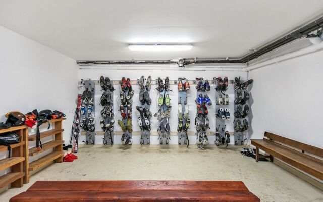 Chalet Oliver by Skinetworks