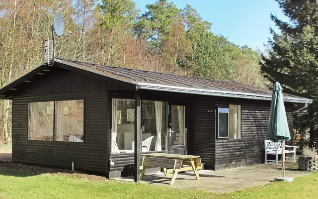 Tranquil Holiday Home in Hals near Beach