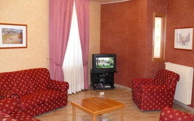 Albergo Casa Del Pellegrino