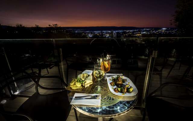 Pinares Panorama Suites & Spa