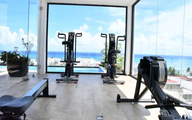 Luxury Apartment on 5th Av -One Paralia