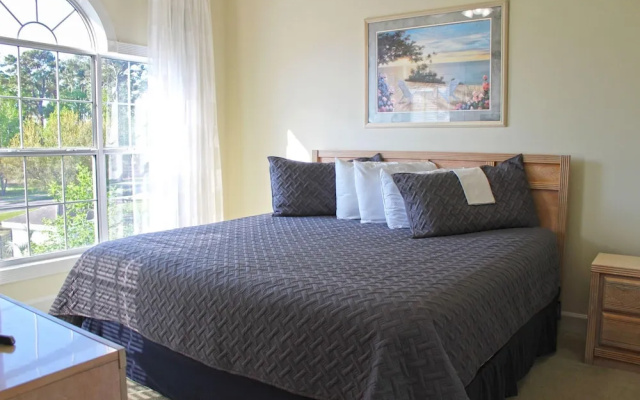 Comfortable & Spacious Villa at Myrtlewood