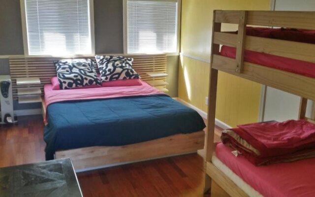 Yosemite International Hostel