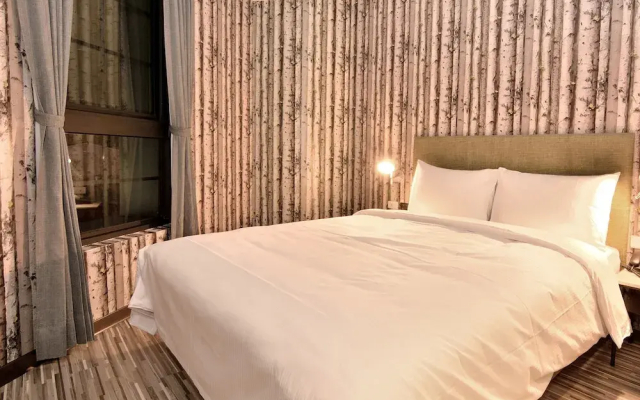 CHECK inn Taichung Ziyou