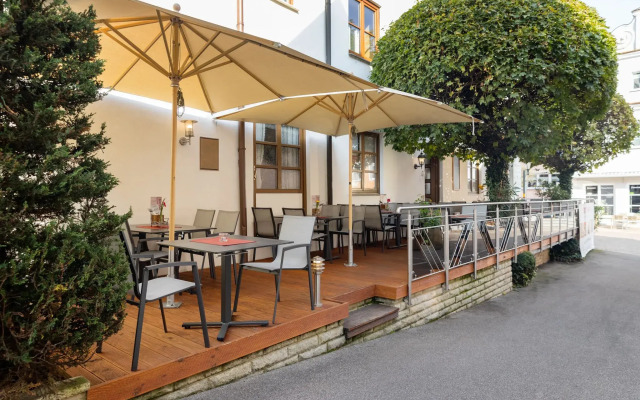 Hotel-Restaurant STRAUSSEN