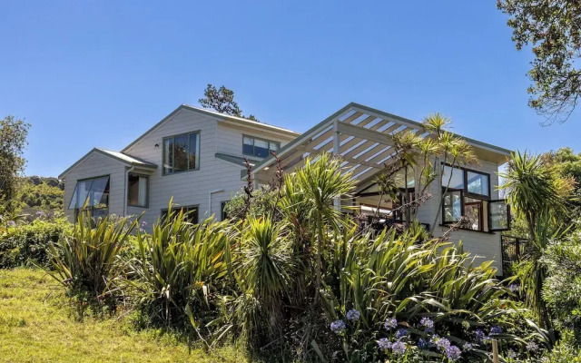 Tikirau Bay Views in Oneroa