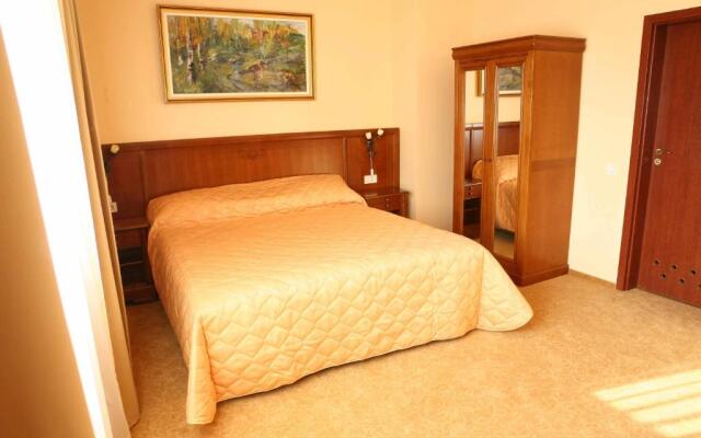Hotel Maxim