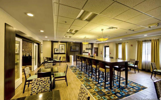 Hampton Inn & Suites Cleveland-Airport/Middleburg Heights