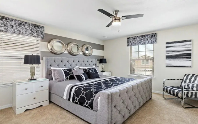 Special Offer Spacious Home With Pool!