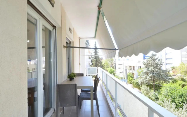 A spacious minimal apatment at Chalandri