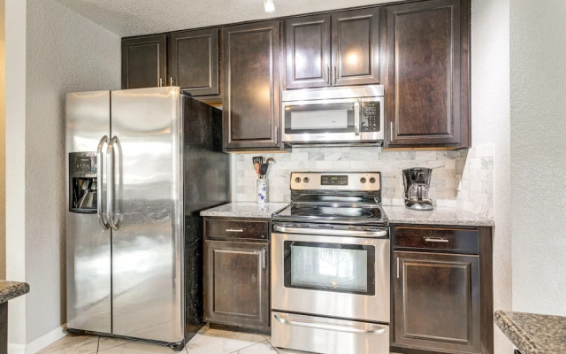 5 Mi to Dtwn Denver: Pet-friendly Home w/ Yard