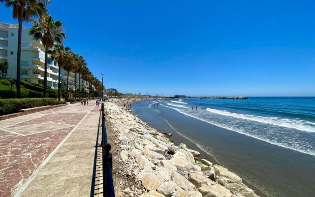 Apartment Overlooking the Beach
