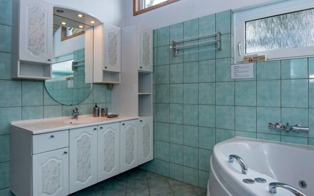 10 Person Holiday Home in Oksbol