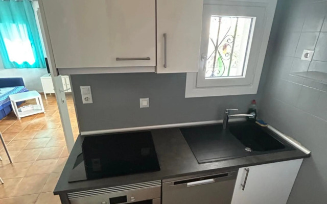 Charmante maisonnette avec piscine communautaire, idéale vacances familiales