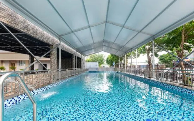 Fengdu Hotel (Qingyuan Qingcheng Station Shunying Times Square) – Pool – Qingyuan