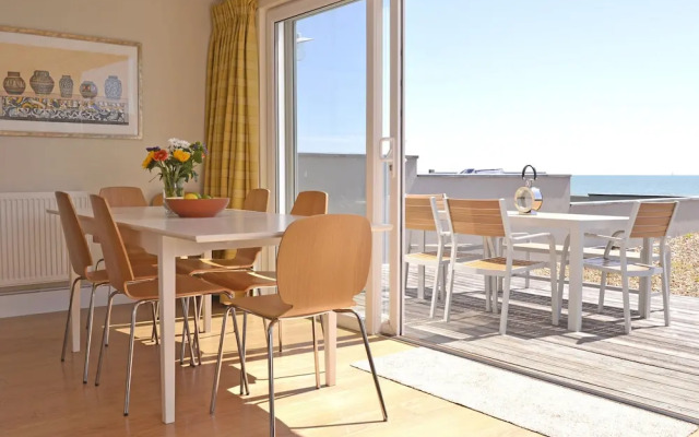 Pevensey Beach Retreat