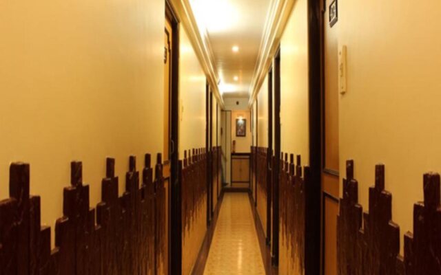 Hotel Everest