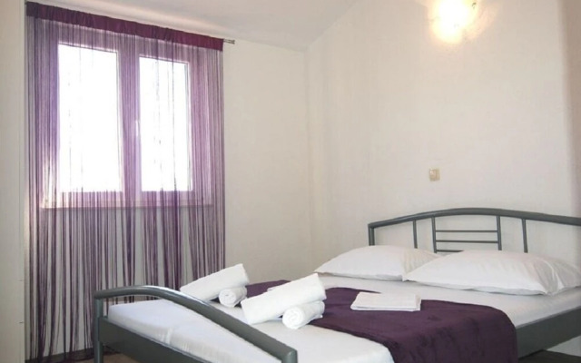 Central - 40m From the Beach - A3