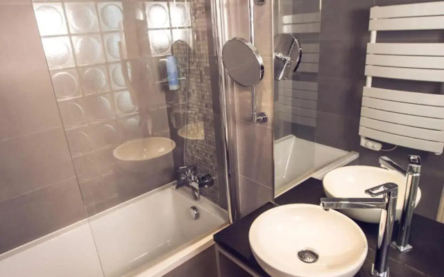 Timhotel Le Louvre