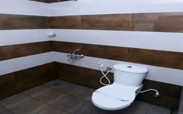 Classic Hotel by OYO Rooms