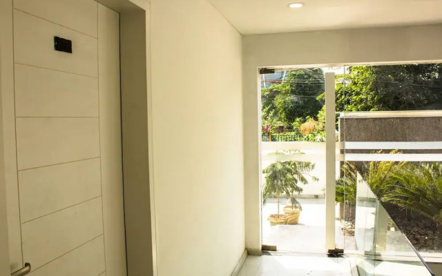 Asian Suites HUDA City Centre