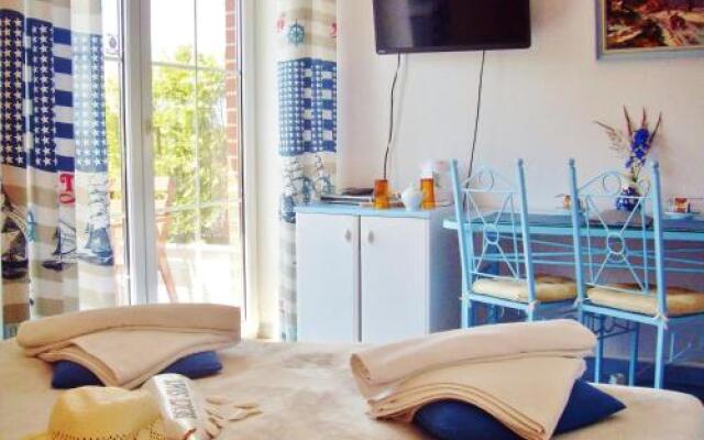 Pensjonacik Cyklada Comfortable Rooms Close to the Lake